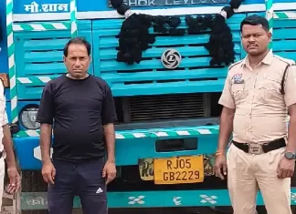 ओडिशा से पूंजीपथरा आ रहा था स्क्रैप, नाकेबंदी कर पुलिस ने 14 चक्का ट्रक दबोचा