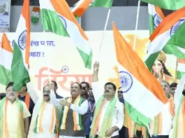 मुख्यमंत्री विष्णु देव साय ने हाथ में तिरंगा थामकर किया भव्य तिरंगा यात्रा का नेतृत्व