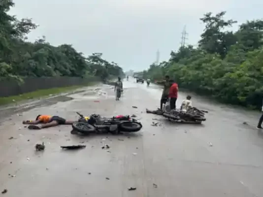 तेज रफ्तार स्कॉर्पियो ने बाइक को मारी टक्कर, बाप-बेटे की मौत; एक गंभीर