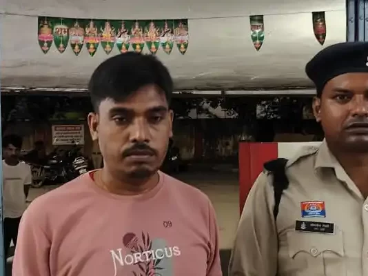 समाज में दोबारा शामिल करने के लिए मांगे 2 लाख रुपए, तत्कालीन अध्यक्ष गिरफ्तार