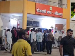 पंडाल के बाहर रस्सी में फंसी बाइक, एक युवक की मौत और दूसरा घायल; समिति के 2 सदस्यों पर केस